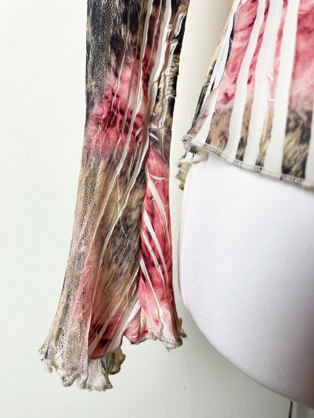 Vintage CACHÉ Y2K Pleated Floral & Animal Print Blouse Lightweight | Size S EUC - Picture 12 of 14